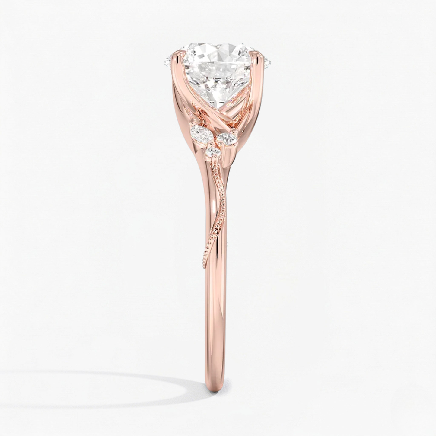 Round Shape Vintage  Engagement Ring