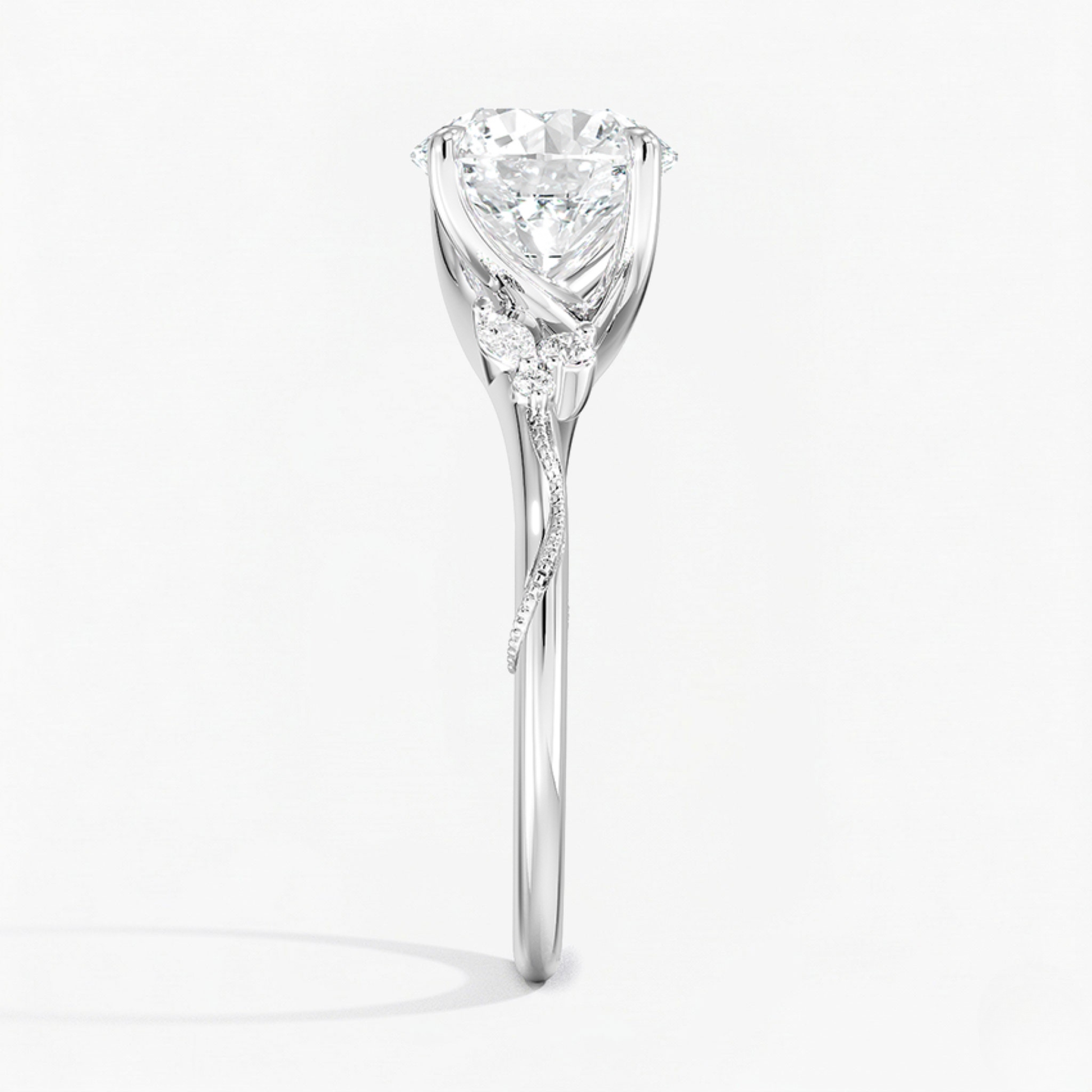 Round Shape Vintage  Engagement Ring