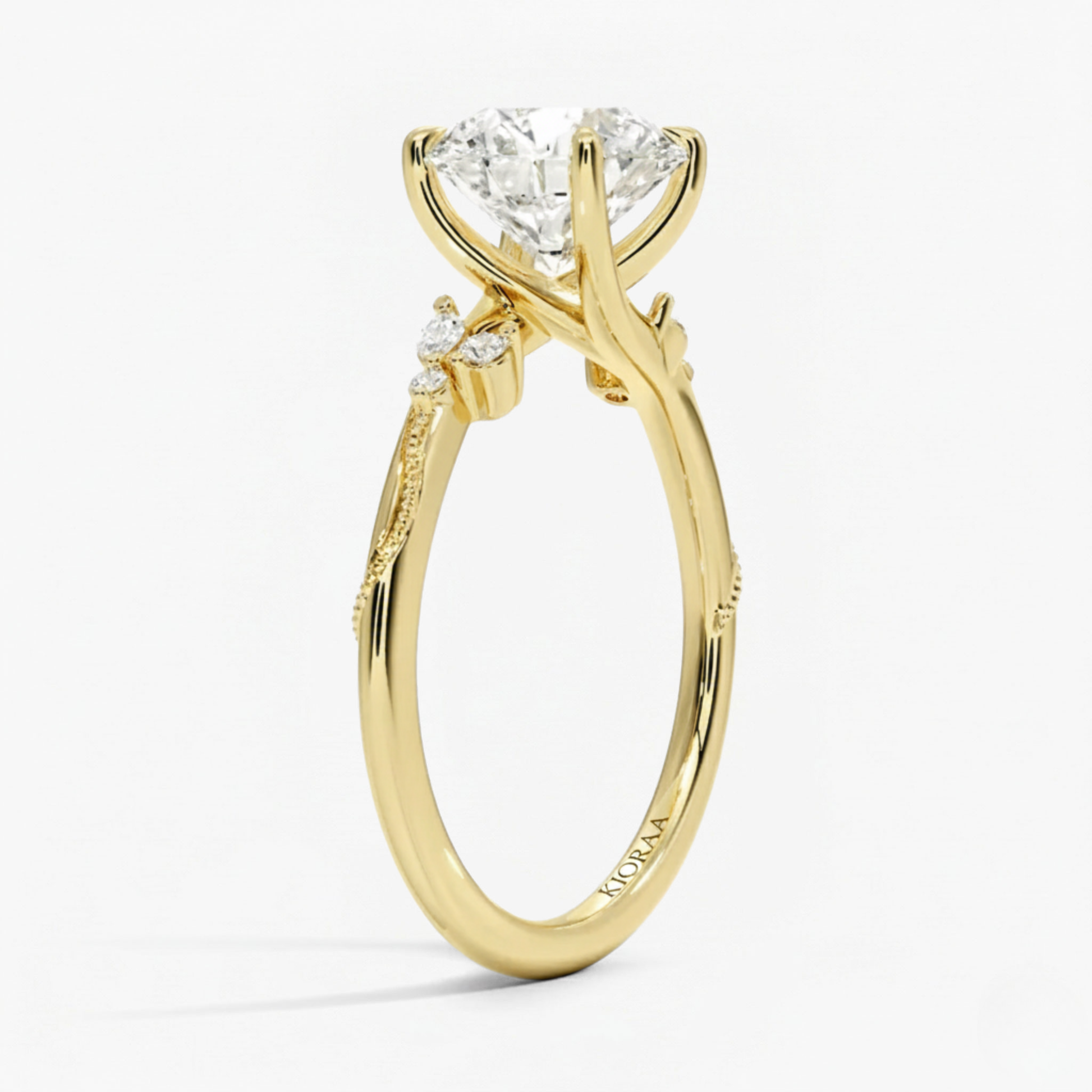 Round Shape Vintage  Engagement Ring