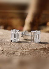 Classic Emerald  Diamond Diamond Solitaire Studs, thumbnail 3